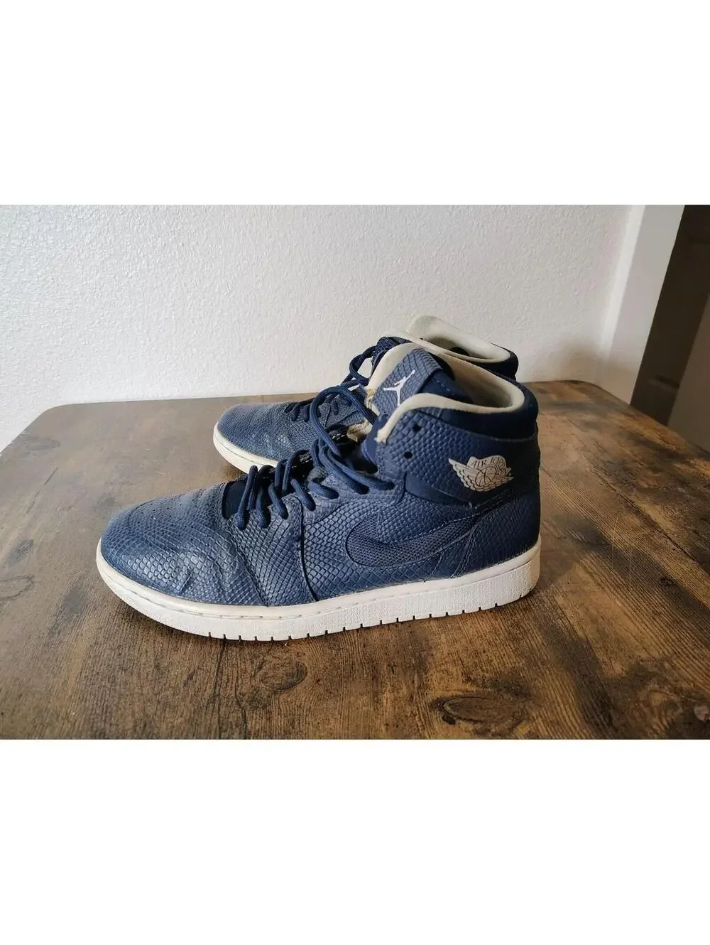 Nike Air Jordan 1 Retro High Nouveau 'Navy Snake'  Sz 8.5  819176-407
